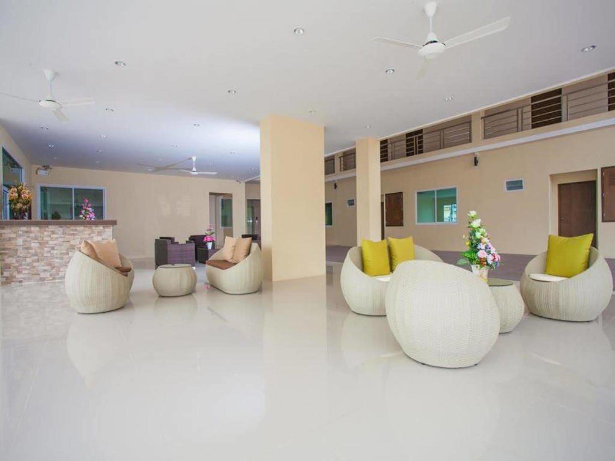 Oyo 488 Delight Residence Pattaya Extérieur photo